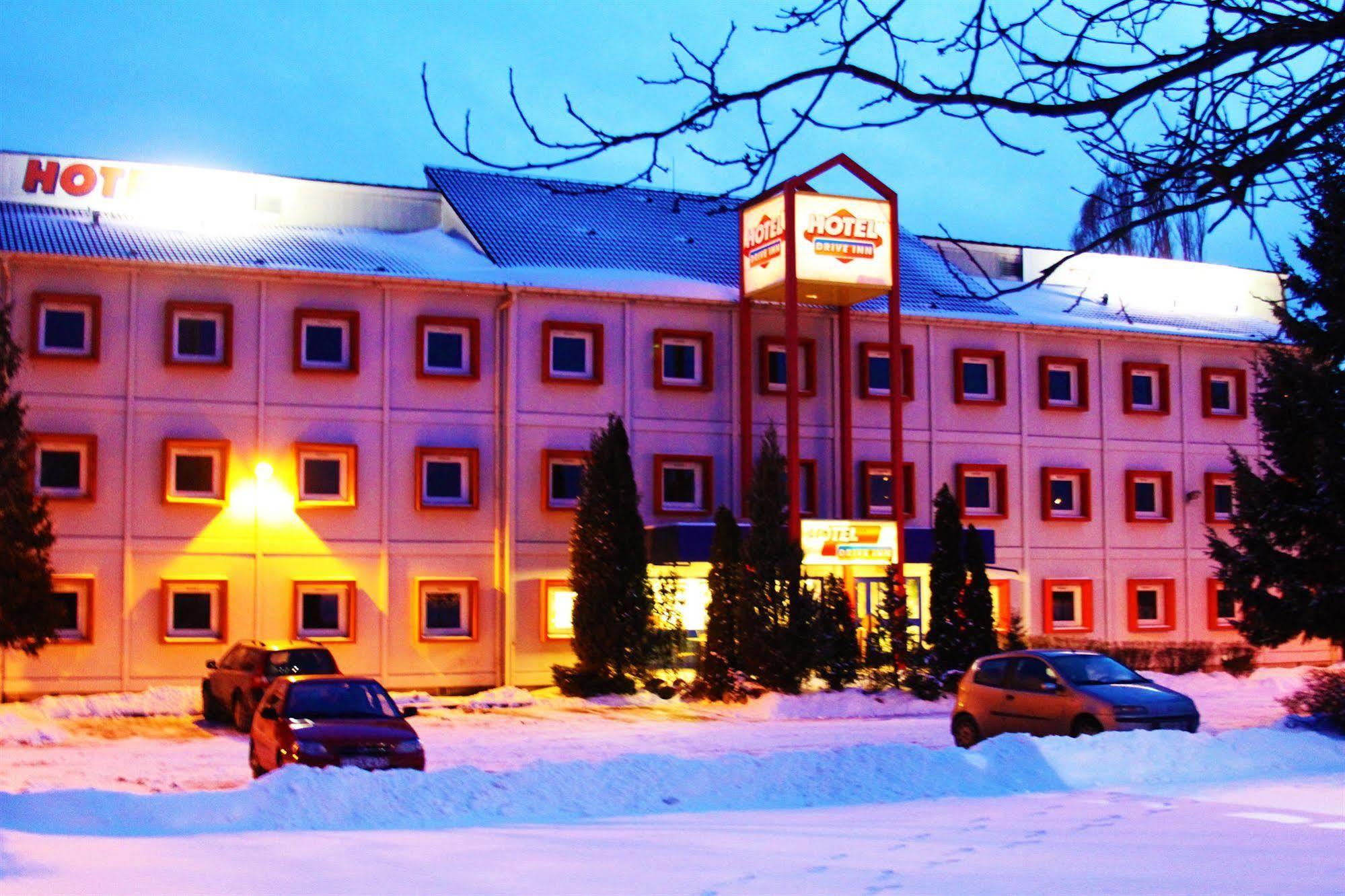 Drive Inn Hotel Törökbálint Екстериор снимка