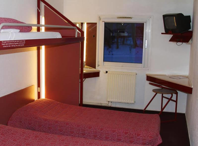 Drive Inn Hotel Törökbálint Екстериор снимка
