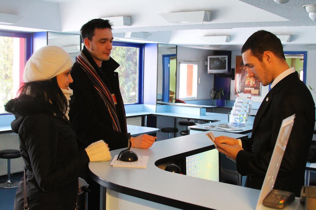 Drive Inn Hotel Törökbálint Екстериор снимка